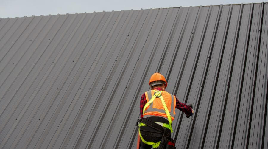 Professional residential roofers in Floweree, MT